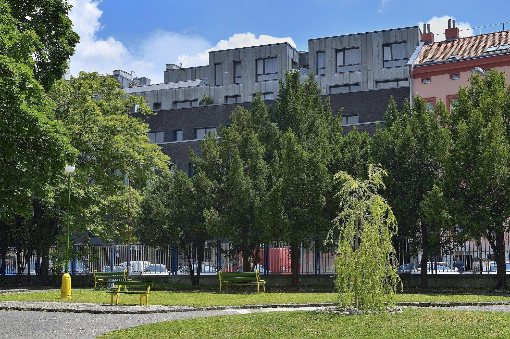 Ambiente Serviced Apartments - Dunajska Bratislava Exterior foto