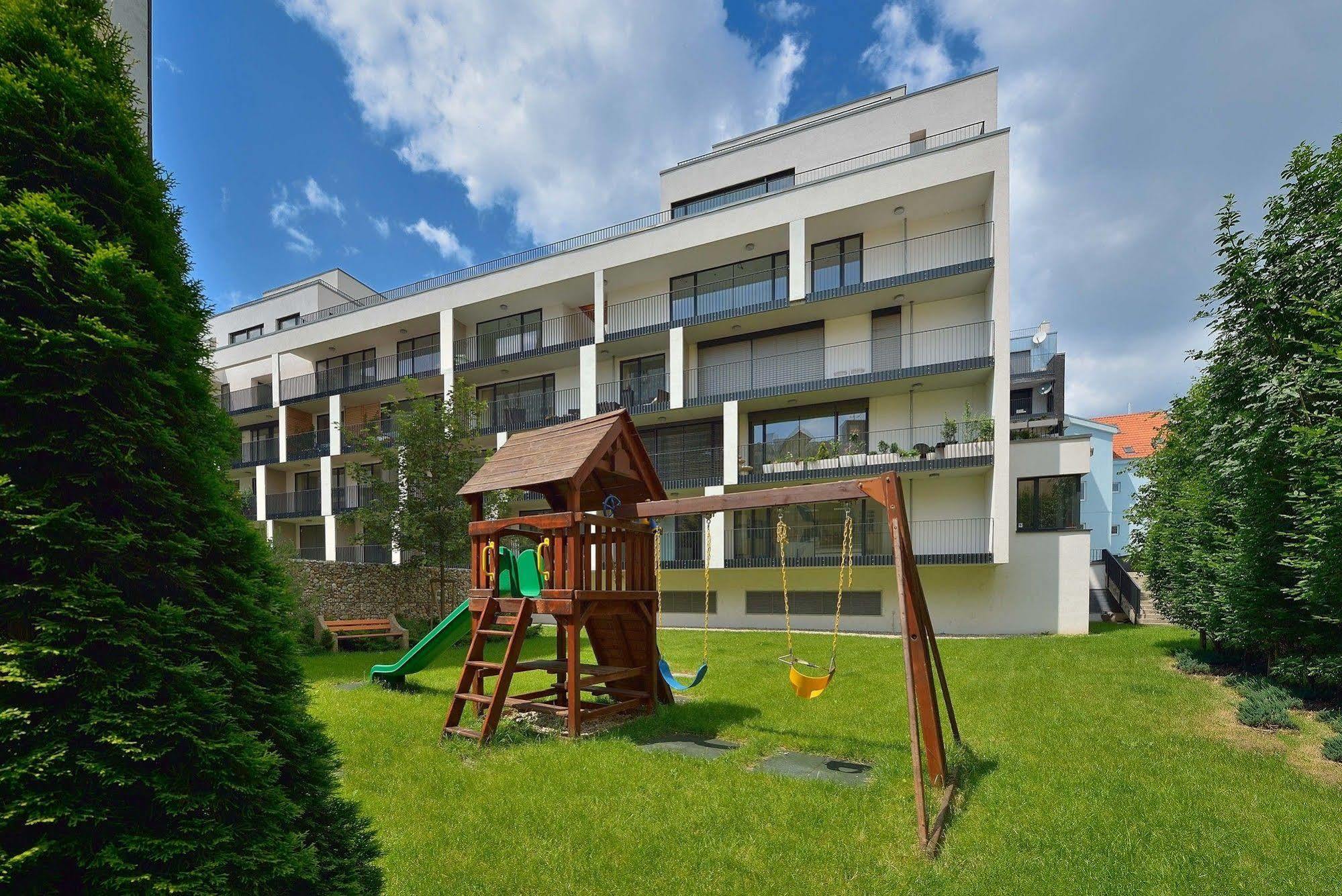 Ambiente Serviced Apartments - Dunajska Bratislava Exterior foto